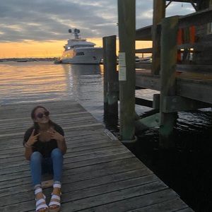 Meet your Posher, Olivia